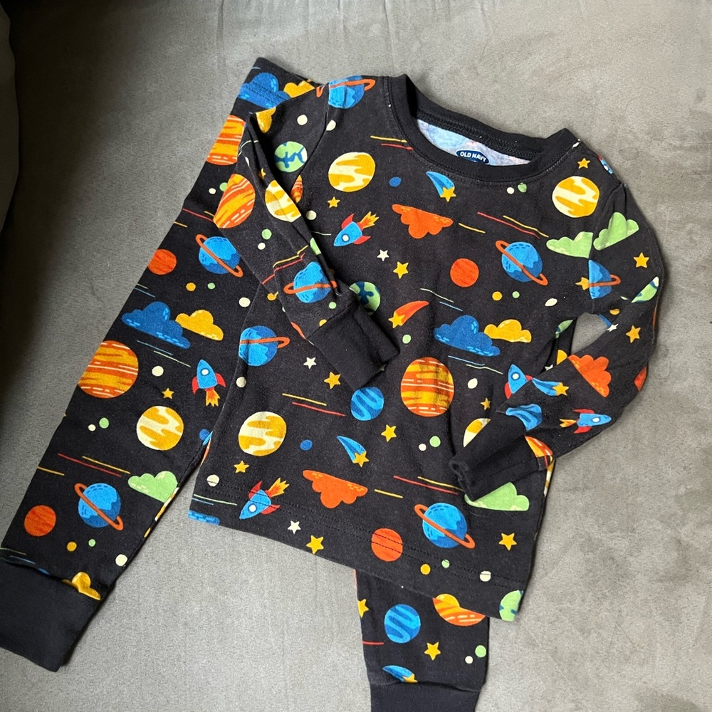 BOGO 🎊 Old Navy Space-Themed Kids Pajama Set